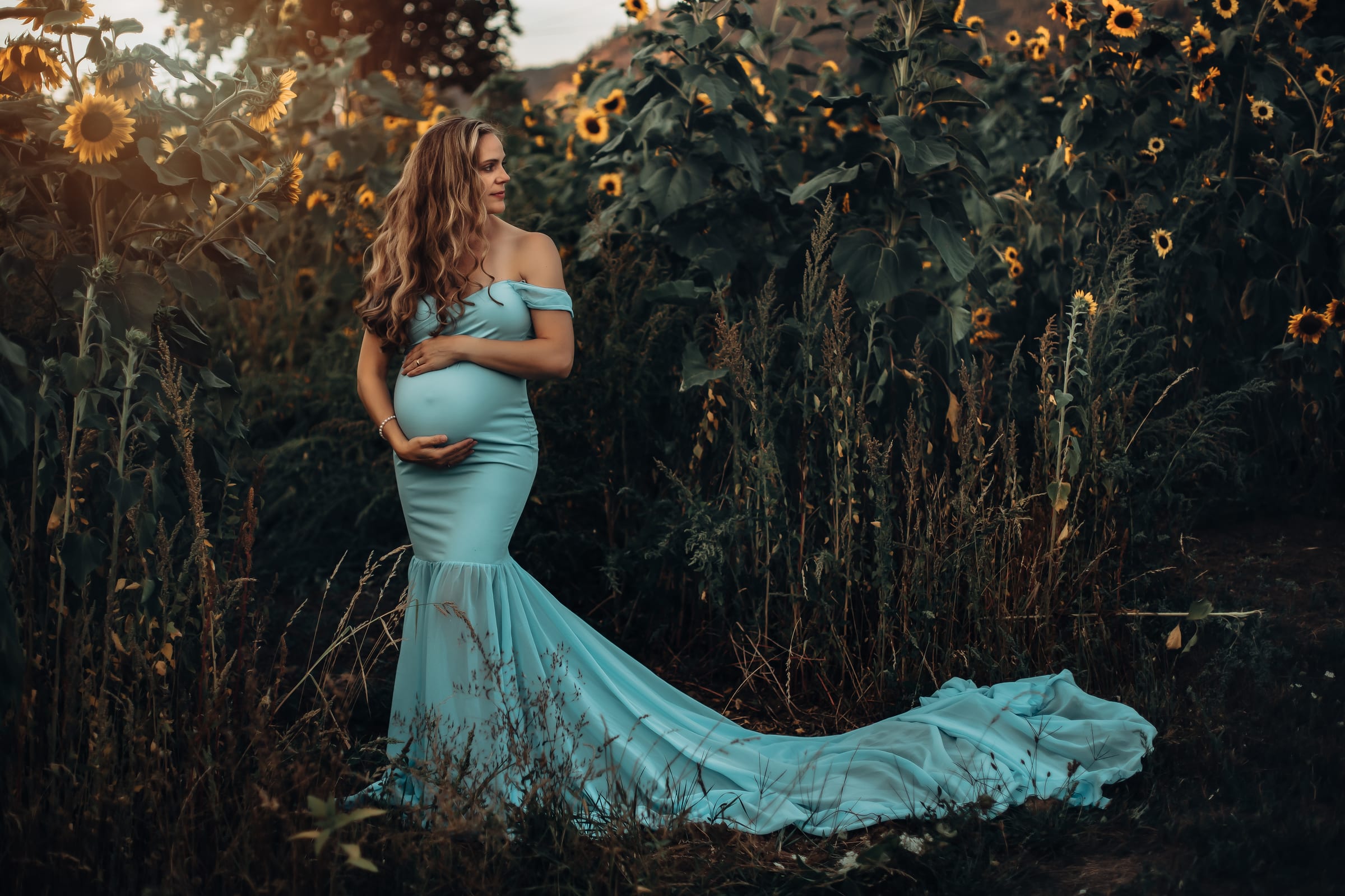 Maternity portrait — frame 1