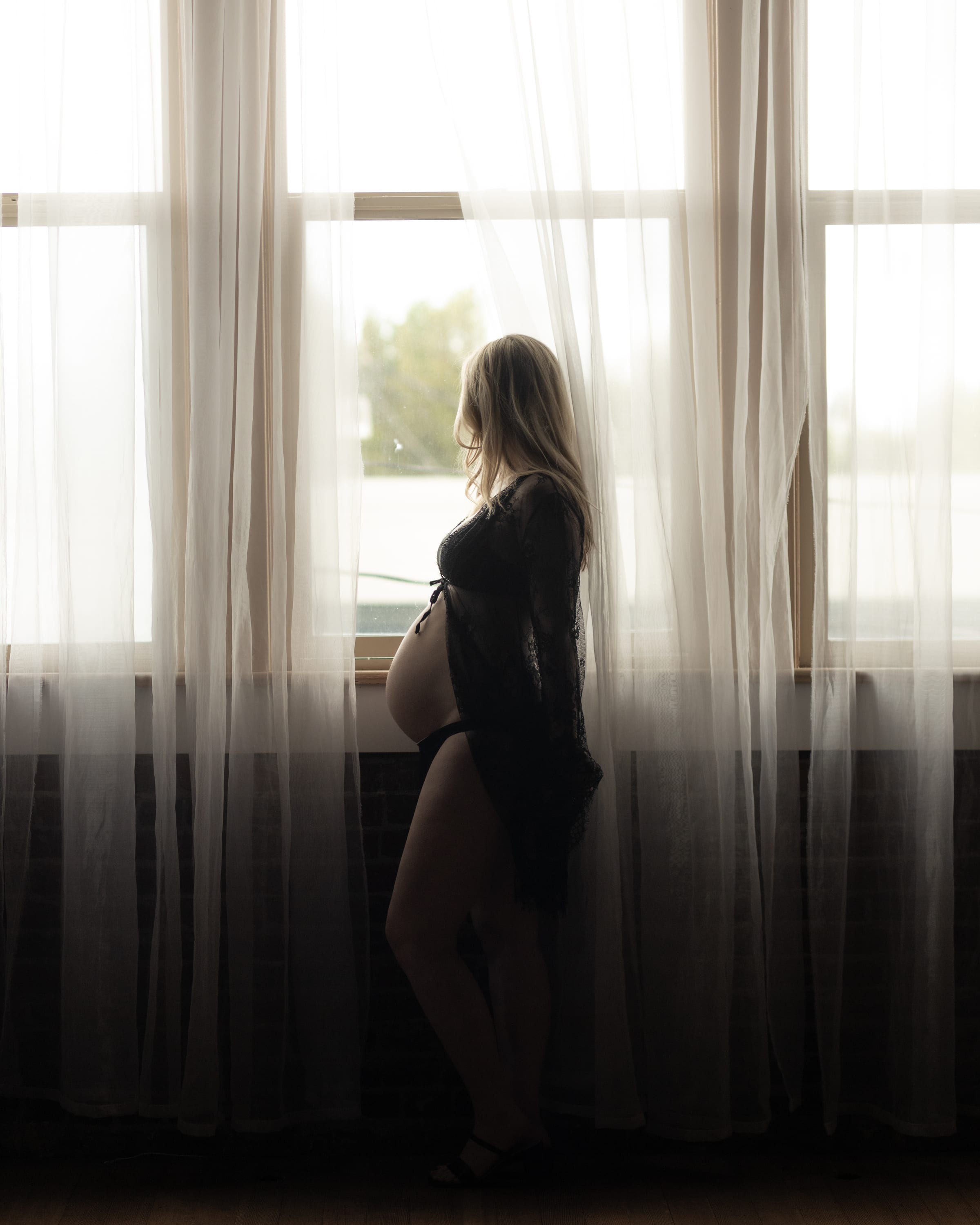 Maternity portrait — frame 4