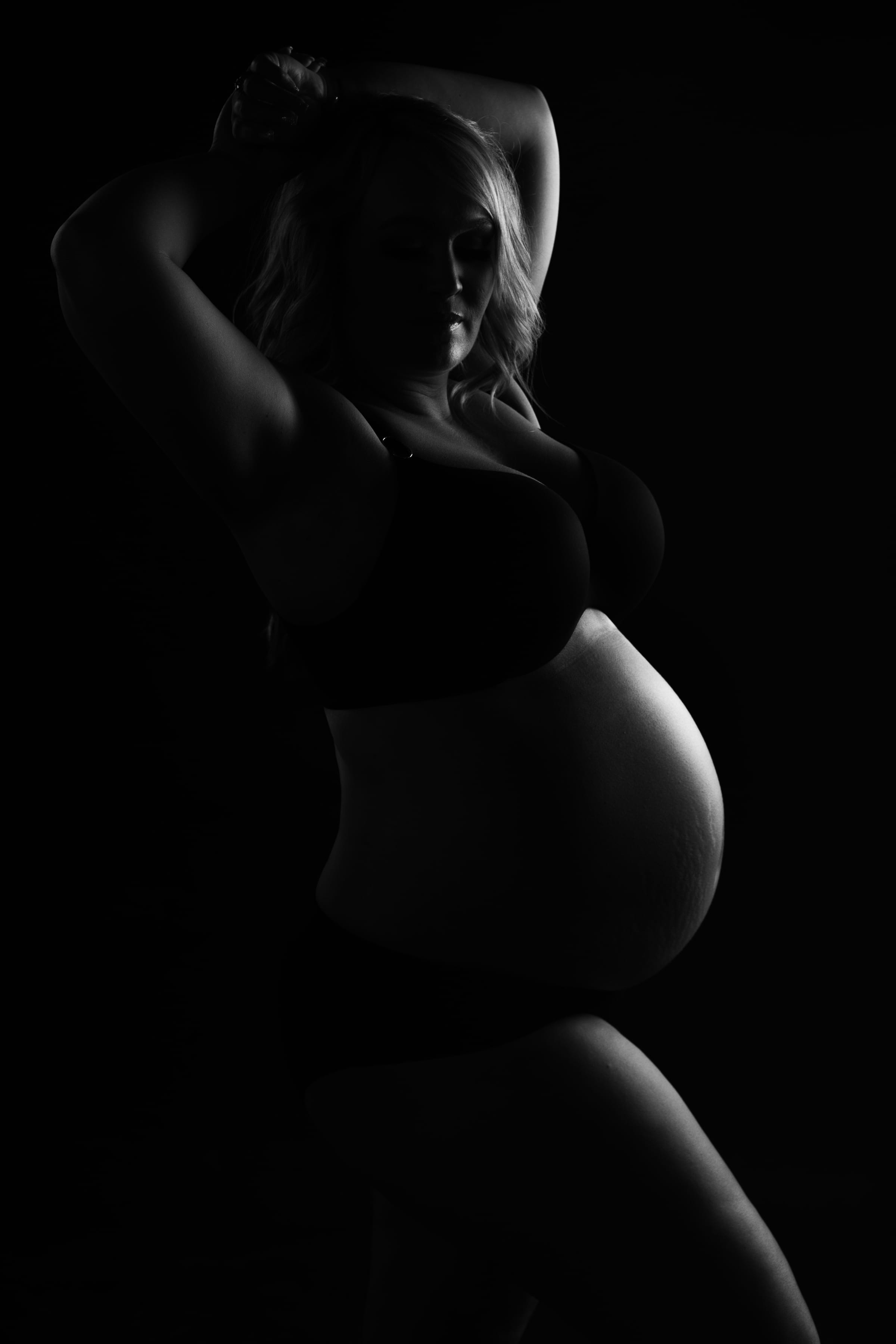 Maternity portrait — frame 6